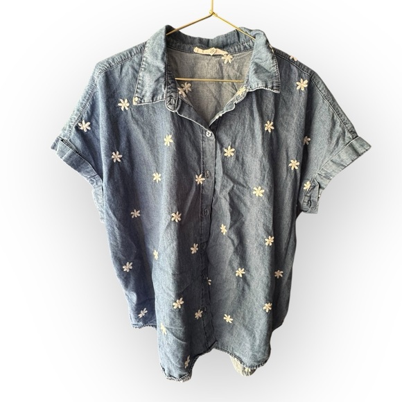 Jane & Delancey Floral ChambrayEmbroidered Denim Short Sleeve Top - Picture 1 of 4
